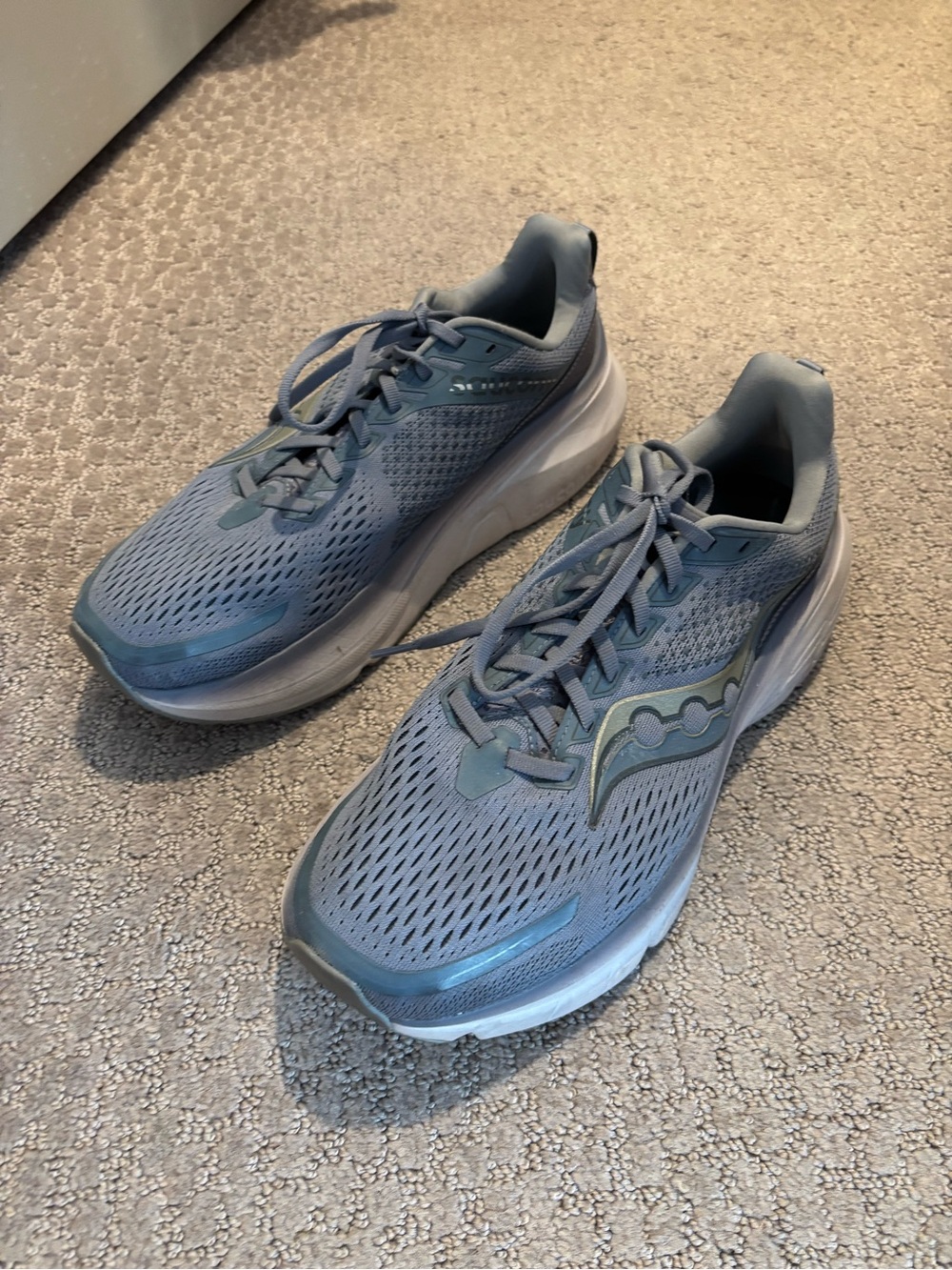 Saucony women’s guide 17 size 11.5